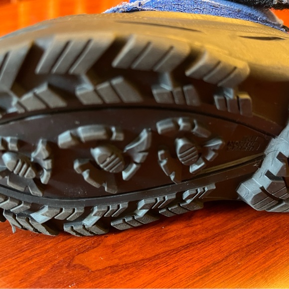 Northface winter boots size 7. Lightly used - Picture 5 of 7